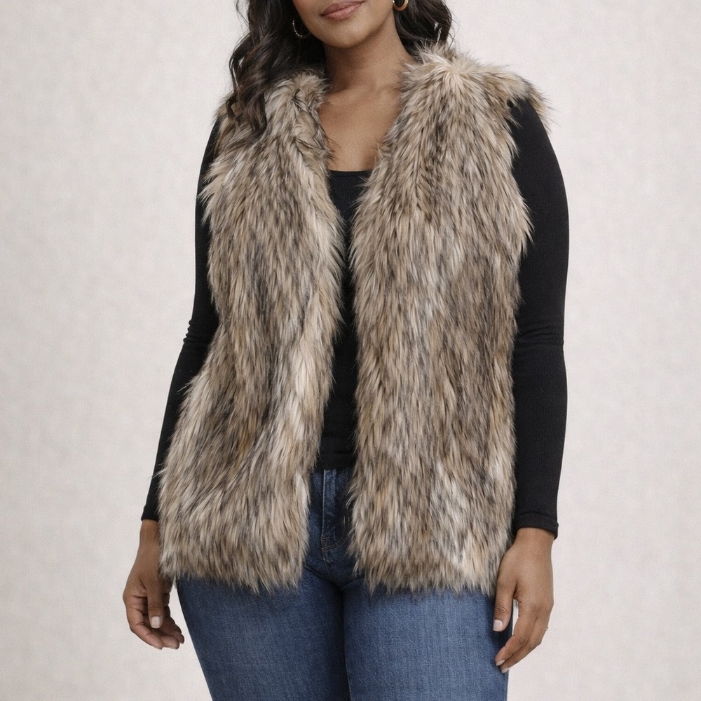 Adorn by Wendy Williams Faux Fur Vest – Size Small